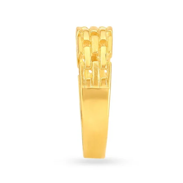 Stylish Geometric Gold Ring for Men - Image 2