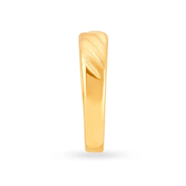 Sculpted Gold Finger Ring for Men - Image 2