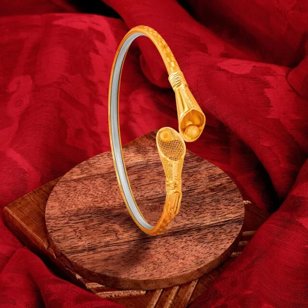 Captivating Gold Bangle