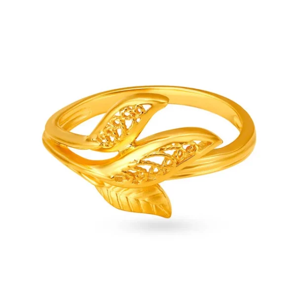 Elaborate 22 Karat Yellow Gold Foliage Finger Ring - Image 3