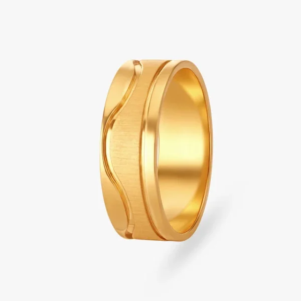 Wavy Men's Gold Finger Ring