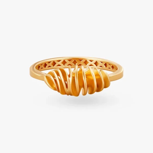 Intricate Swirl Gold Finger Ring - Image 3